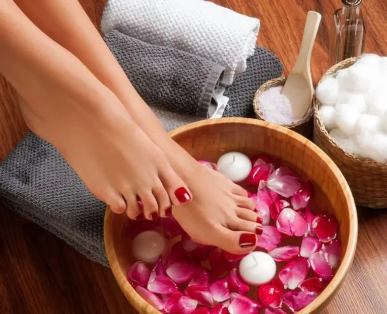 paraffin-wax-treatment-for-soft-and-moisturized-toes