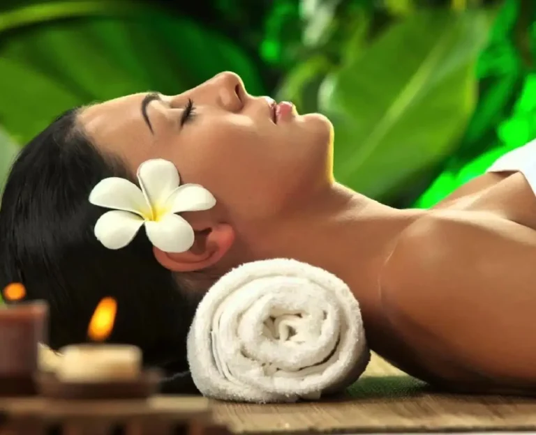 soothing-back-massage-with-aromatherapy-oils