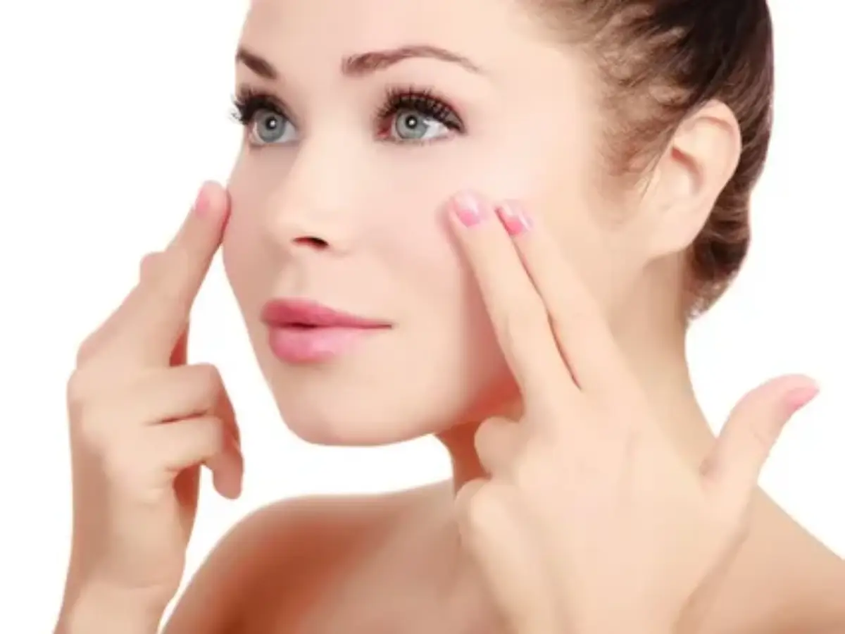 spa-experience-with-customized-skincare-solutions